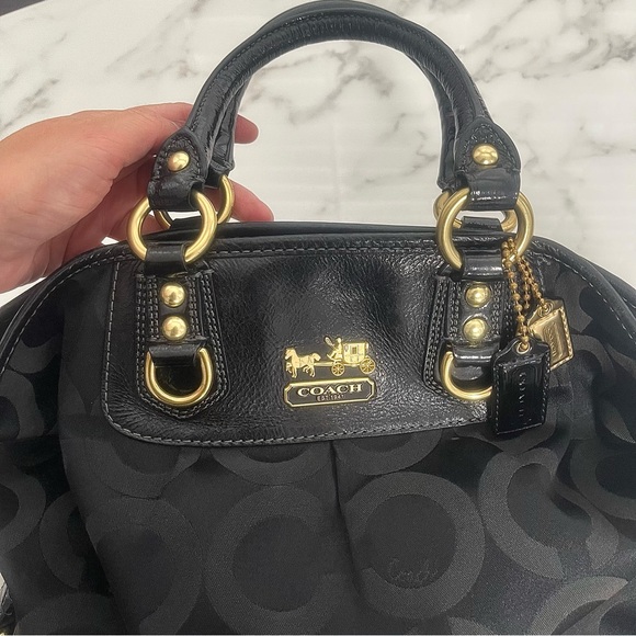 Authentic COACH Julianne tote in black monogram canvas - Picture 7 of 11